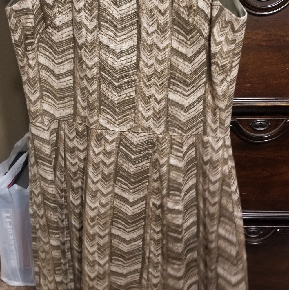 Dress - Picture 3 of 5